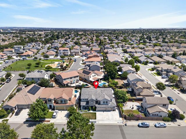 2749 Lincoln Airpark Dr, Lincoln, CA 95648