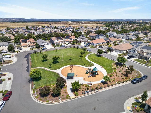 2749 Lincoln Airpark Dr, Lincoln, CA 95648