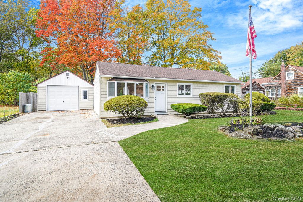 1039 Joselson Avenue, Bay Shore, NY 11706
