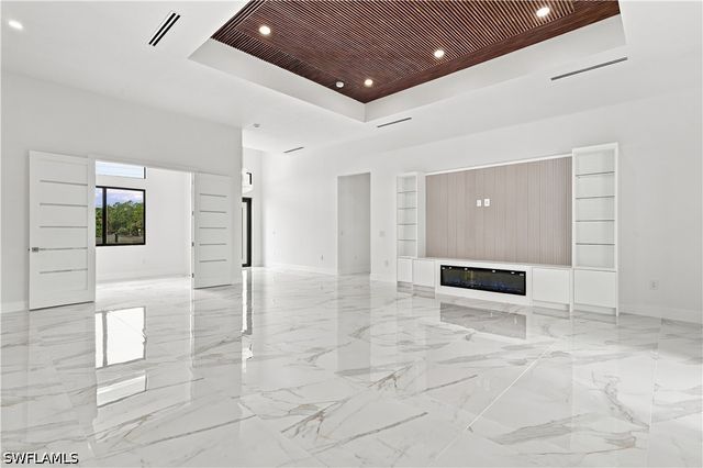 98 10th ST NE, Naples, FL 34120
