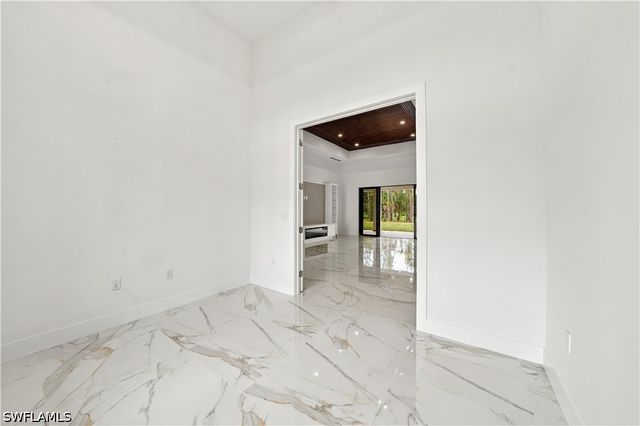 98 10th ST NE, Naples, FL 34120