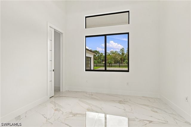 98 10th ST NE, Naples, FL 34120