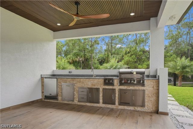 98 10th ST NE, Naples, FL 34120
