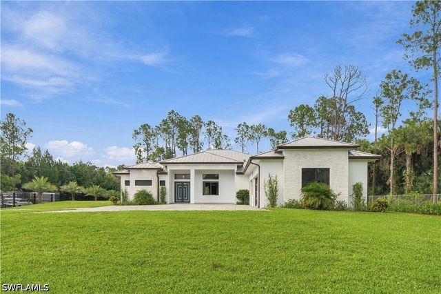 98 10th ST NE, Naples, FL 34120