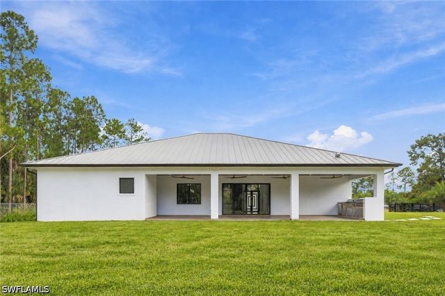 98 10th ST NE, Naples, FL 34120