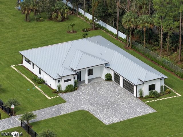 98 10th ST NE, Naples, FL 34120