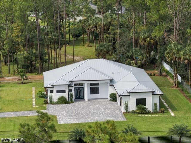 98 10th ST NE, Naples, FL 34120