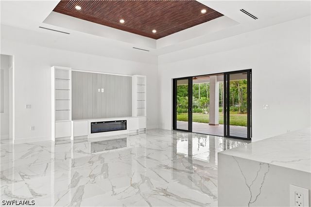 98 10th ST NE, Naples, FL 34120