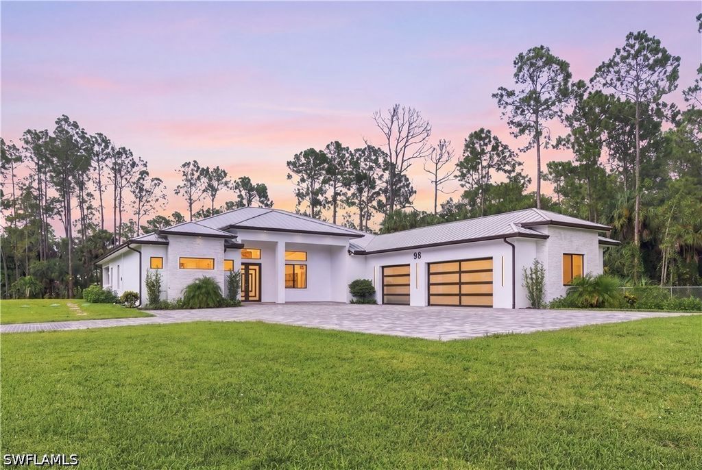 98 10th ST NE, Naples, FL 34120