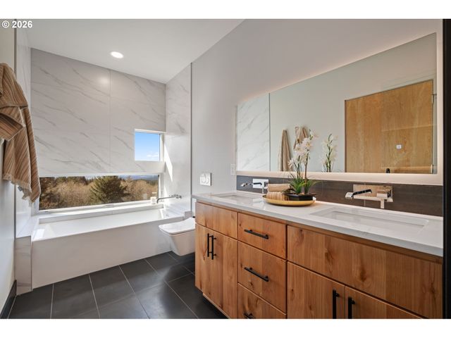 30108 Ne SPUD MT Rd, Camas, WA 98607