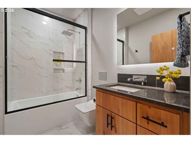 30108 Ne SPUD MT Rd, Camas, WA 98607