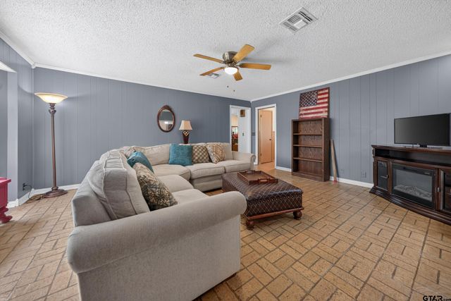 106 Susie Street, Chandler, TX 75758