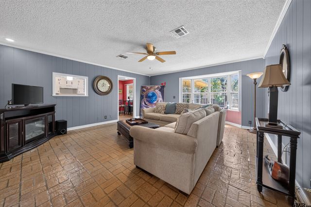 106 Susie Street, Chandler, TX 75758