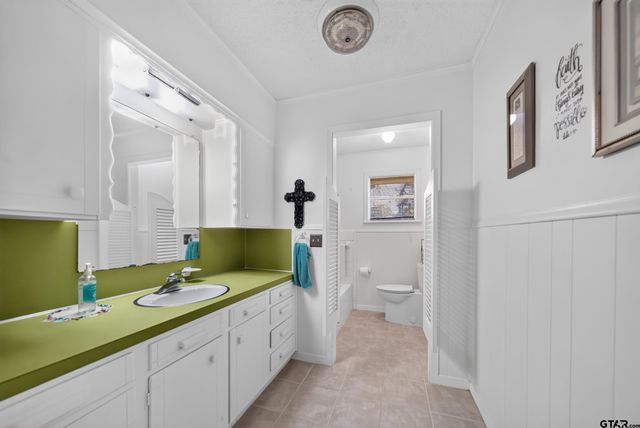 106 Susie Street, Chandler, TX 75758