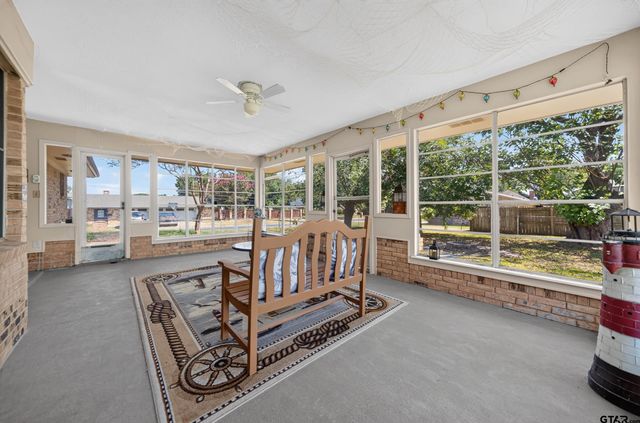 106 Susie Street, Chandler, TX 75758