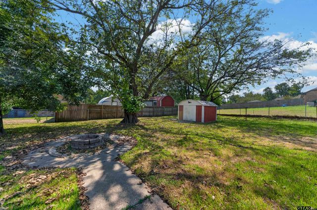 106 Susie Street, Chandler, TX 75758