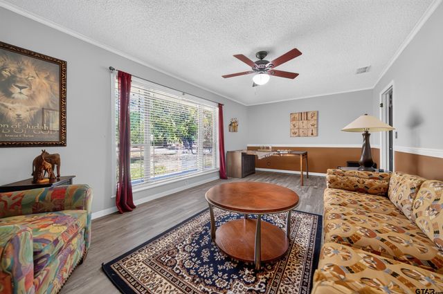 106 Susie Street, Chandler, TX 75758