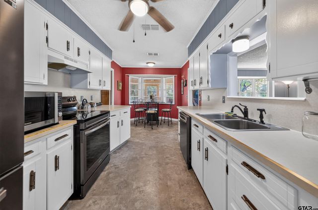 106 Susie Street, Chandler, TX 75758
