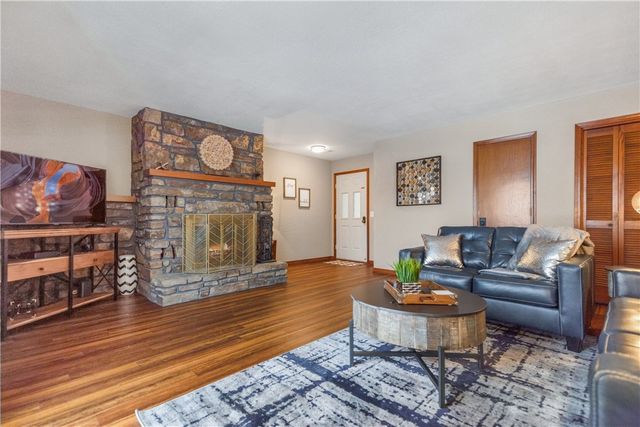 6 Connie Lane, Bella Vista, AR 72715