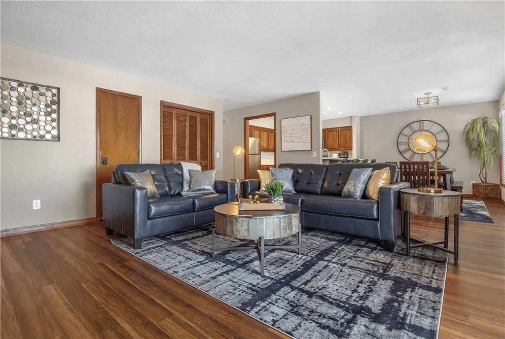 6 Connie Lane, Bella Vista, AR 72715