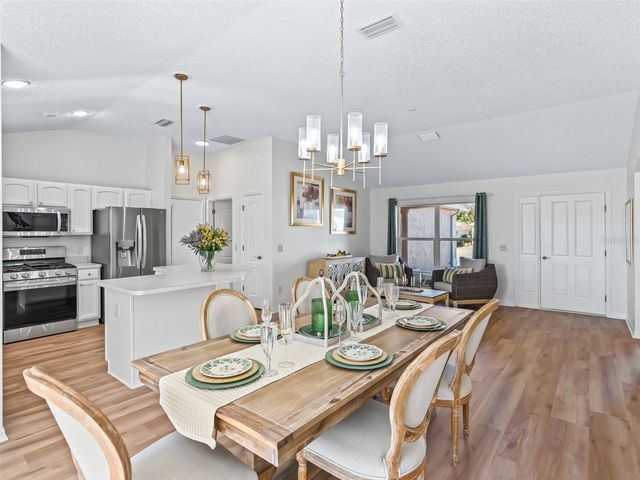 1564 OAK FOREST DRIVE, The Villages, FL 32162