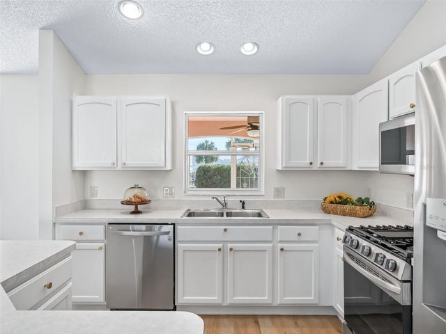 1564 OAK FOREST DRIVE, The Villages, FL 32162