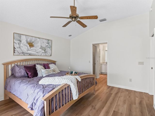 1564 OAK FOREST DRIVE, The Villages, FL 32162