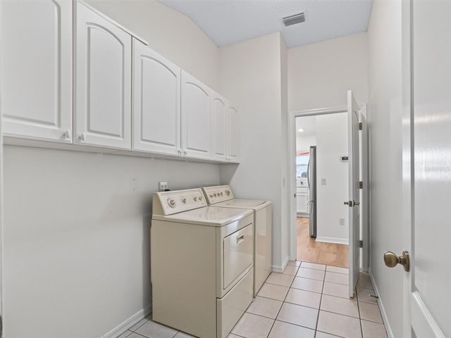 1564 OAK FOREST DRIVE, The Villages, FL 32162