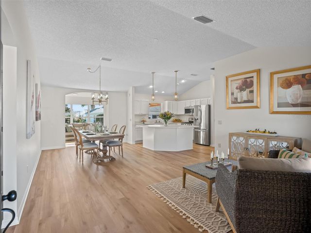 1564 OAK FOREST DRIVE, The Villages, FL 32162