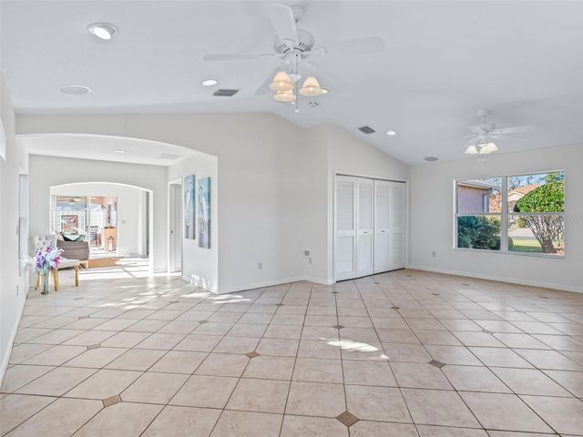 1564 OAK FOREST DRIVE, The Villages, FL 32162
