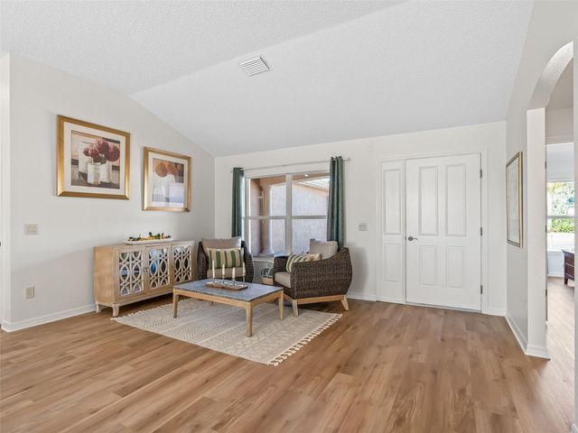 1564 OAK FOREST DRIVE, The Villages, FL 32162