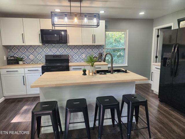 1305 Topside View Drive, Maryville, TN 37803