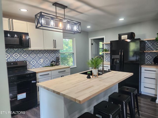 1305 Topside View Drive, Maryville, TN 37803