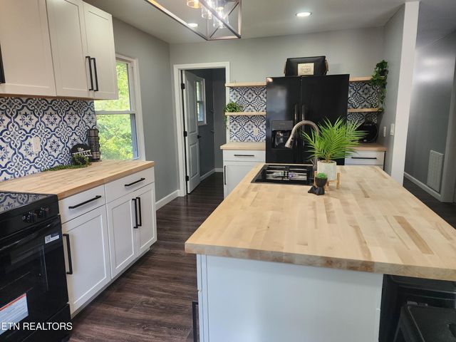 1305 Topside View Drive, Maryville, TN 37803