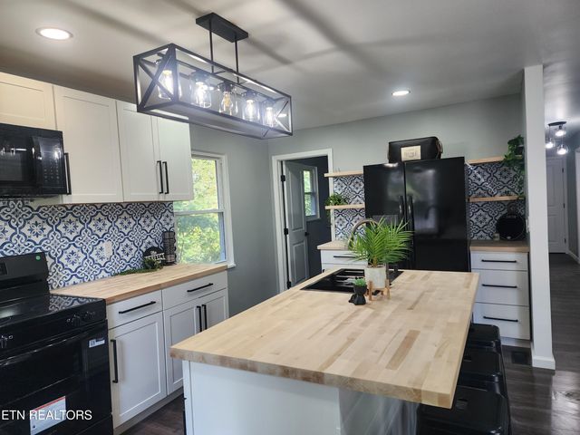 1305 Topside View Drive, Maryville, TN 37803