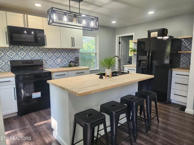 1305 Topside View Drive, Maryville, TN 37803