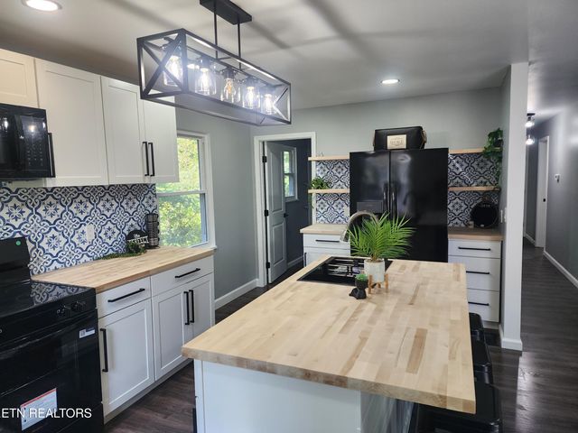 1305 Topside View Drive, Maryville, TN 37803