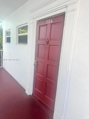 4270 NW 40th Street 306, Lauderdale Lakes, FL 33319