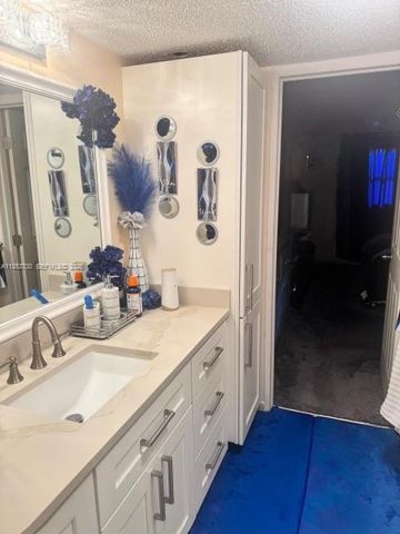4270 NW 40th Street 306, Lauderdale Lakes, FL 33319
