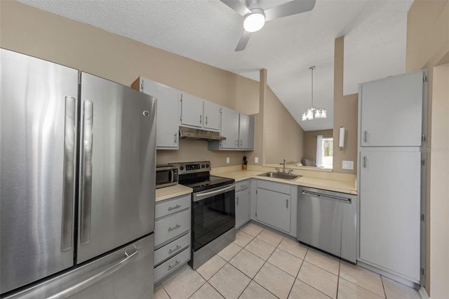 3199 PHLOX DRIVE 214, Palm Harbor, FL 34684