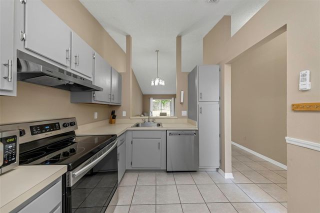 3199 PHLOX DRIVE 214, Palm Harbor, FL 34684