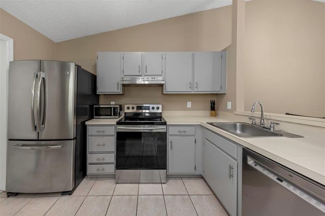 3199 PHLOX DRIVE 214, Palm Harbor, FL 34684