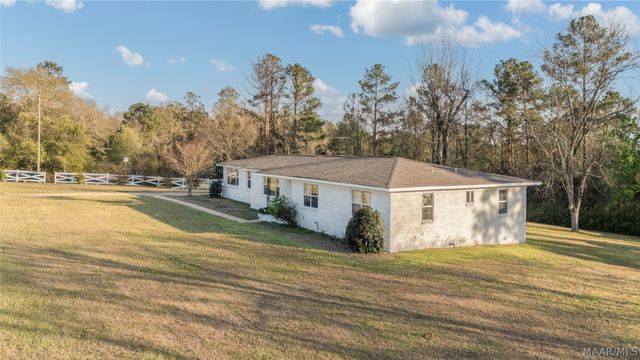 2283 US Highway 31 . N, Deatsville, AL 36022