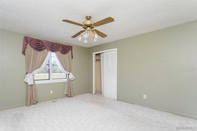 2283 US Highway 31 . N, Deatsville, AL 36022