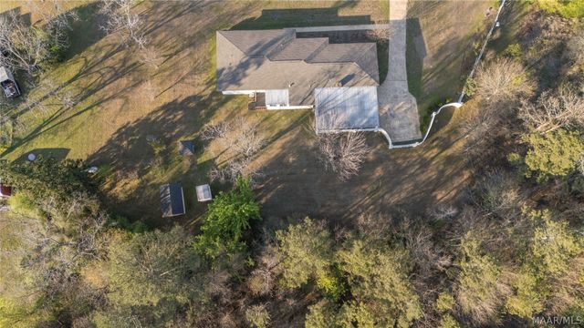 2283 US Highway 31 . N, Deatsville, AL 36022