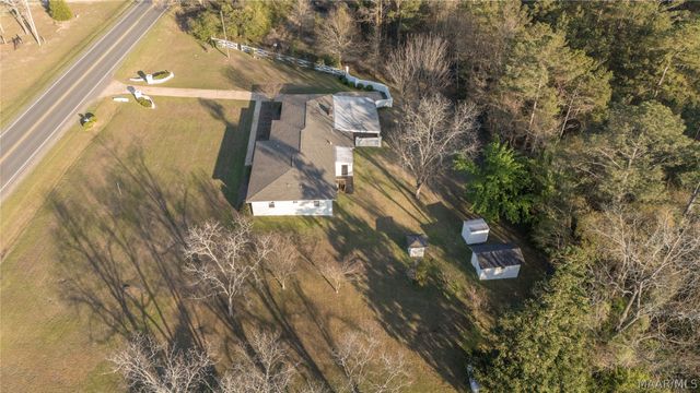 2283 US Highway 31 . N, Deatsville, AL 36022