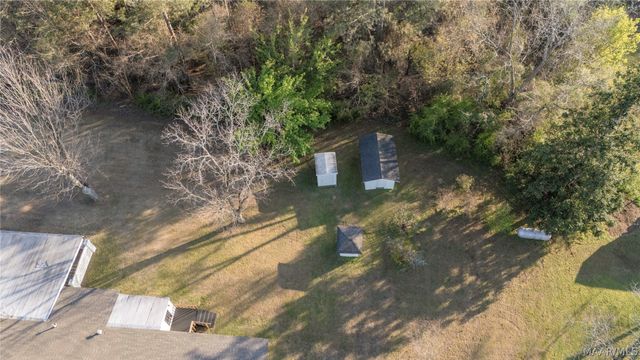 2283 US Highway 31 . N, Deatsville, AL 36022