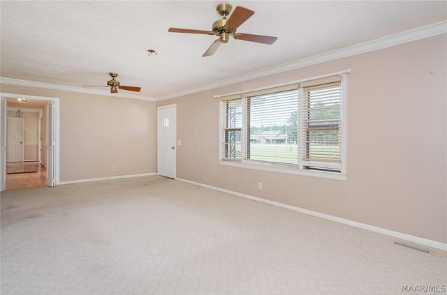 2283 US Highway 31 . N, Deatsville, AL 36022