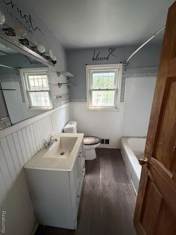 3221 Barth Street, Flint, MI 48504
