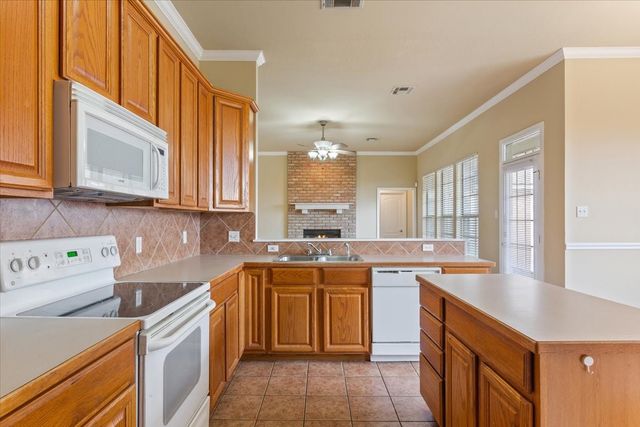 10136 Aragon Drive, Waco, TX 76708